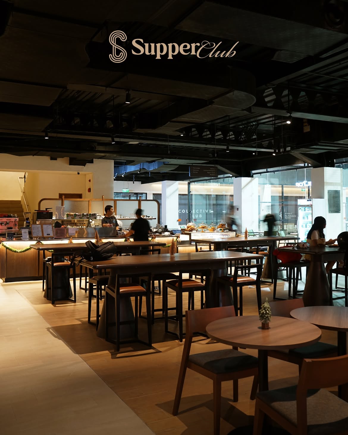 The Supper Club dining room from morning to afternoon